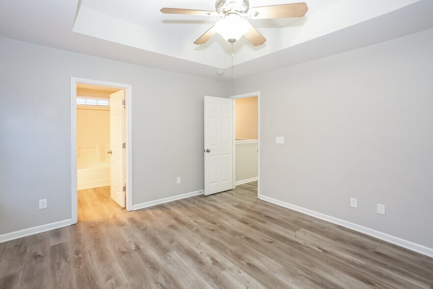 Building Photo - 4635 Abercromby St