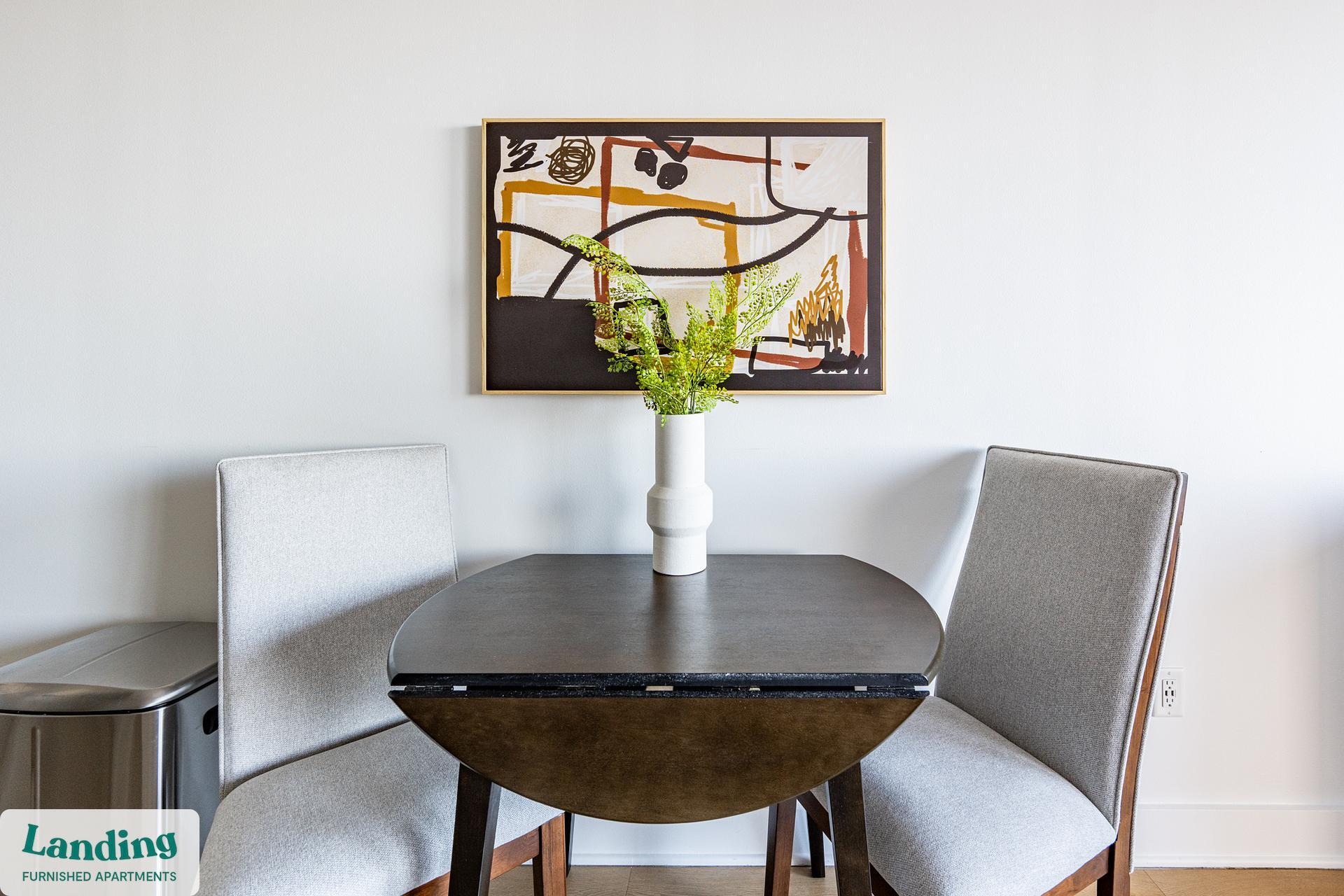 Building Photo - 933 McGee St