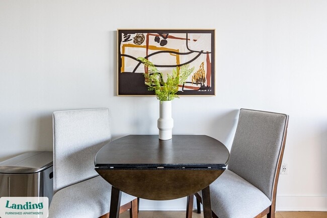 Building Photo - 933 McGee St