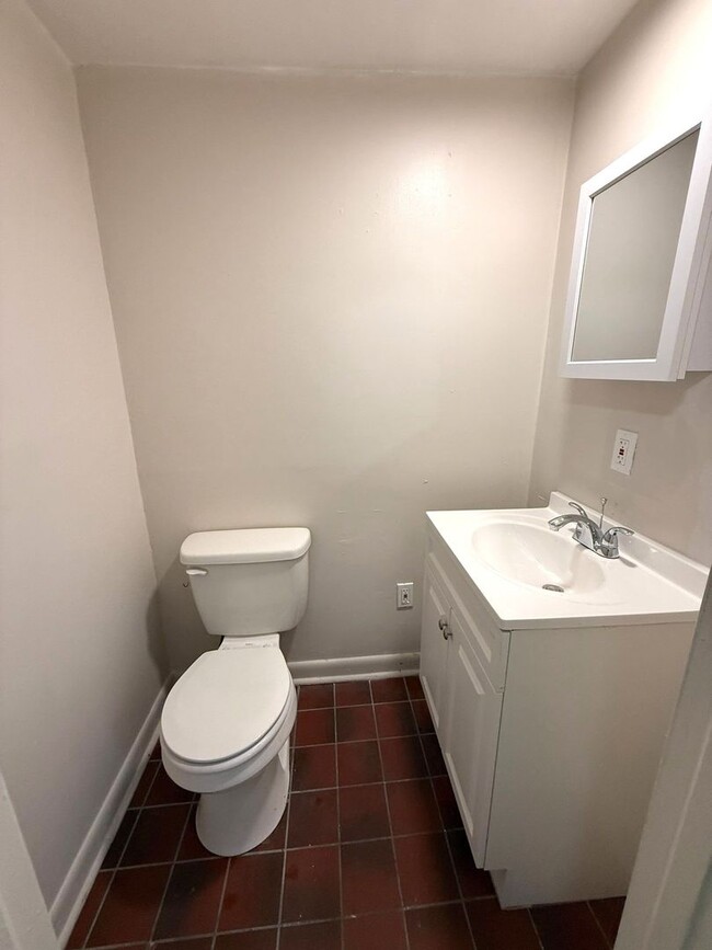 Building Photo - Spacious 4-Bedroom Home with Bonus Features