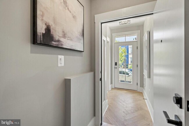 Building Photo - 1640 4th St NW