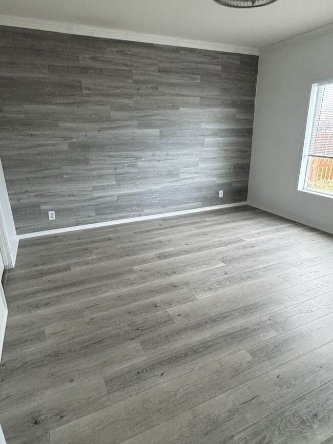 Building Photo - Come and take a look at this GEM!!!!!