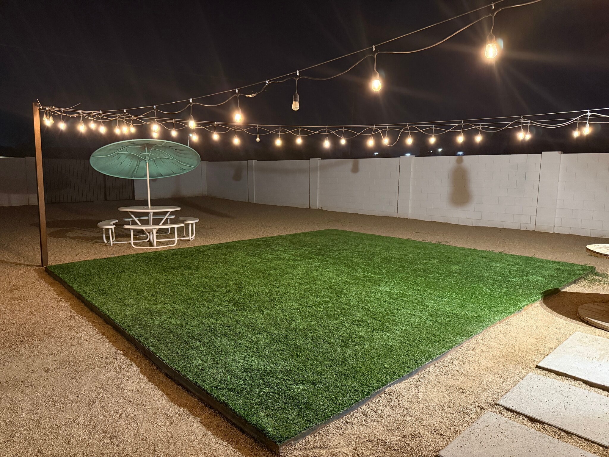 Building Photo - 2012 E Howe Ave