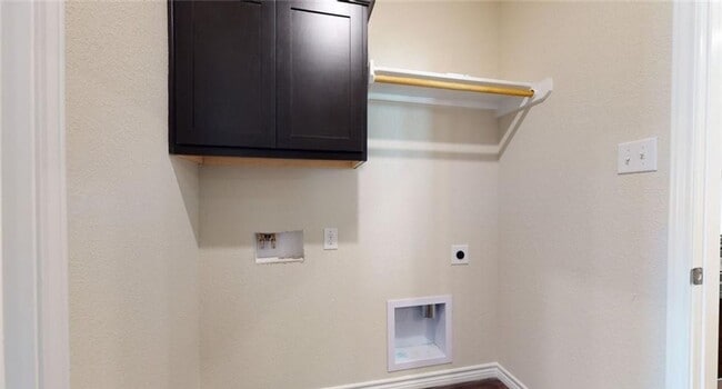 Building Photo - 3 Bedroom, 2 Bath in Midtown Subdivision C...