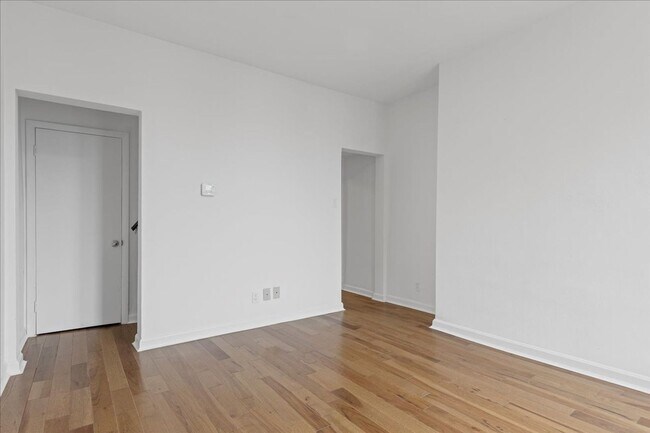 Building Photo - The B Street Flats – Modern Living in Pitt...