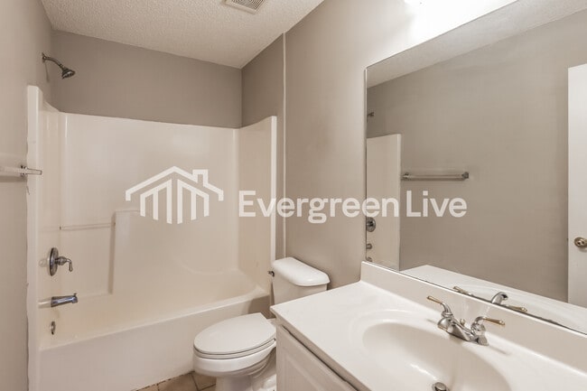 Building Photo - 185 Argonne Dr