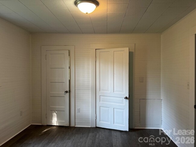 Building Photo - 209 Berry Ave