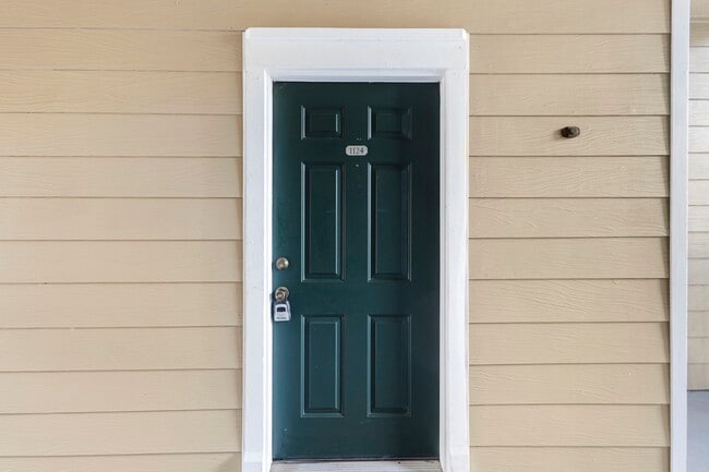 Building Photo - 13016 Plantation Park Cir