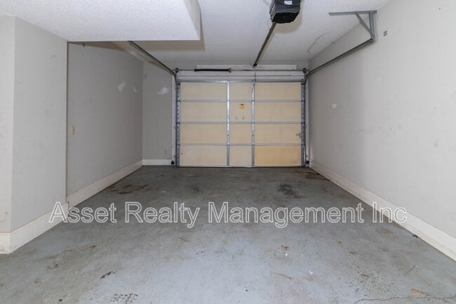 Building Photo - 203 Sweet Gum Lane