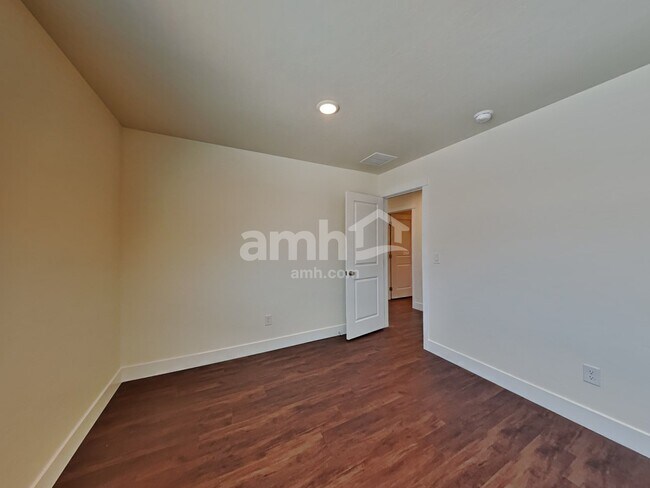Building Photo - 1405 Alderleaf Ave