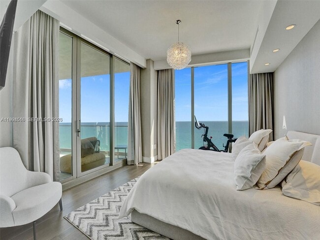 Building Photo - 17901 Collins Ave