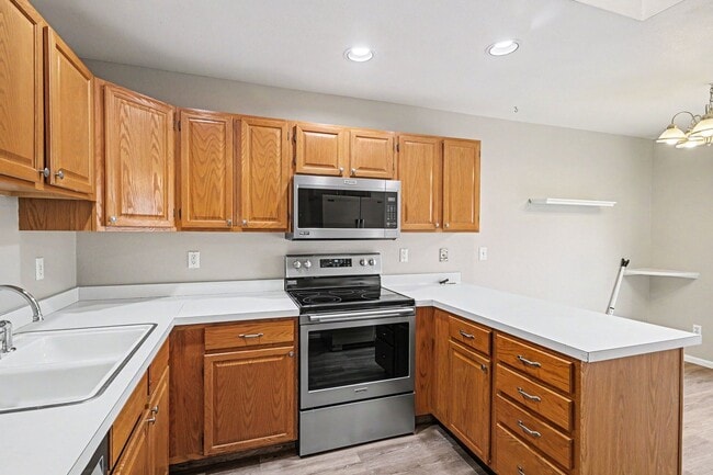 Building Photo - Beautifully Updated Littleton Home with Huge Yard & Basement Storage