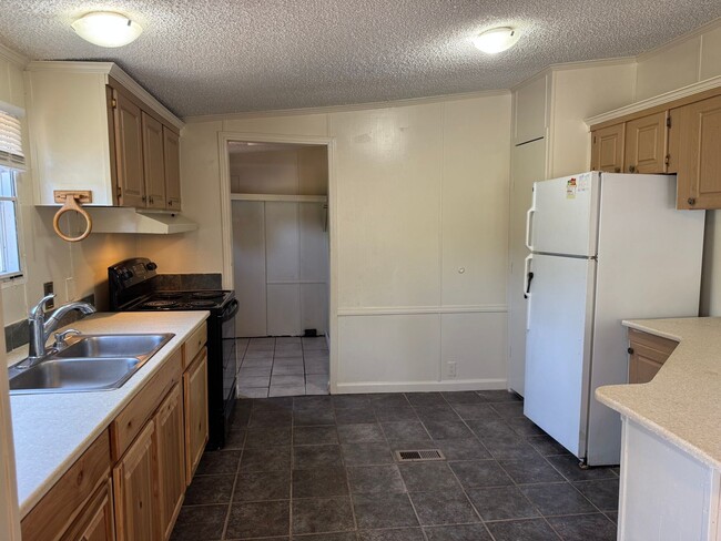 Building Photo - Three Bedroom Doublewide in Claremont