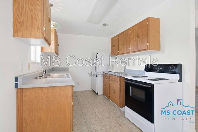 Building Photo - 15317 Waycross Dr