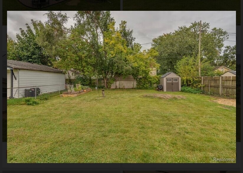 Building Photo - 291 Dakota St