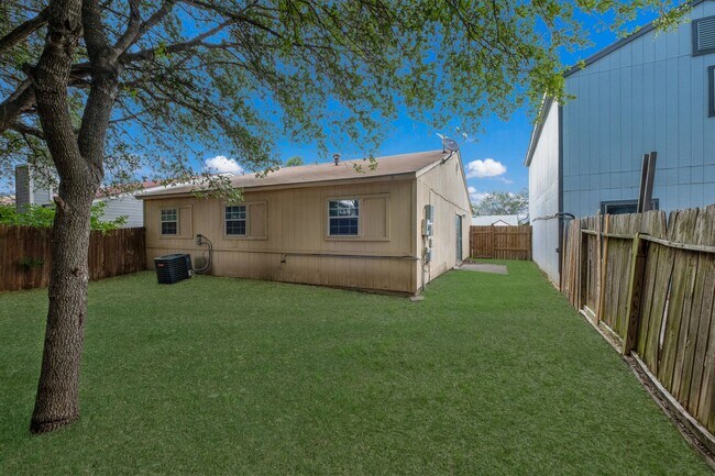 Building Photo - 2851 Coral Field Dr