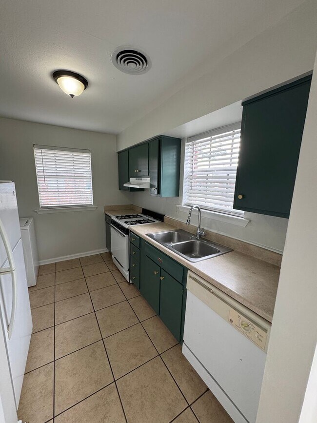 Building Photo - 6493 Marcie St