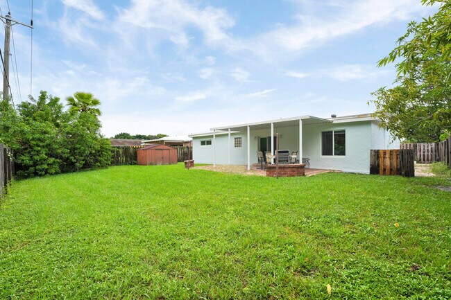 Building Photo - 22672 SW 54th Ave