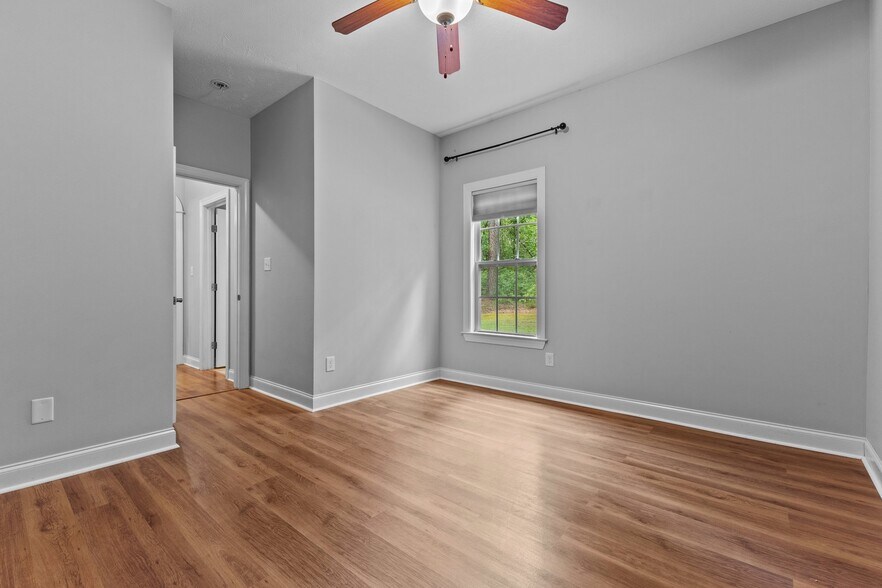 Building Photo - 768 Riverbirch Dr