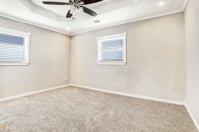 Building Photo - 2188 Glendale Dr