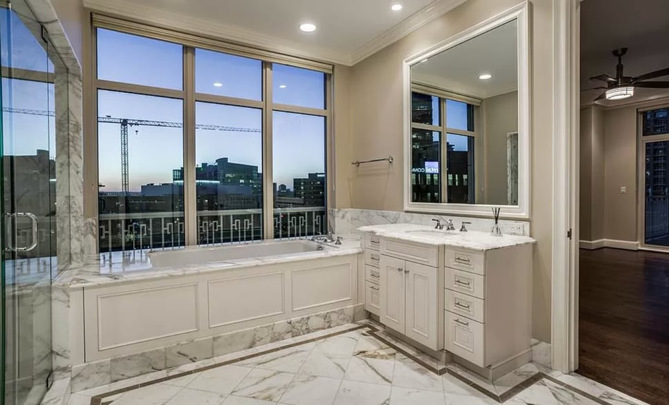 Building Photo - 2555 N Pearl St