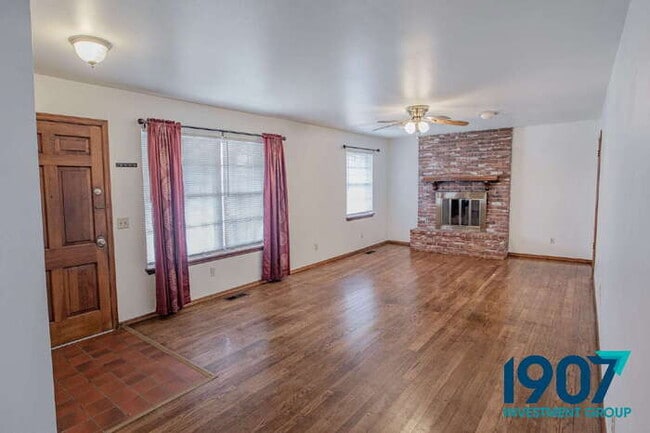 Building Photo - Spacious 2-Bedroom Home with Hardwood Flooring and Brick Fireplace in OKC!