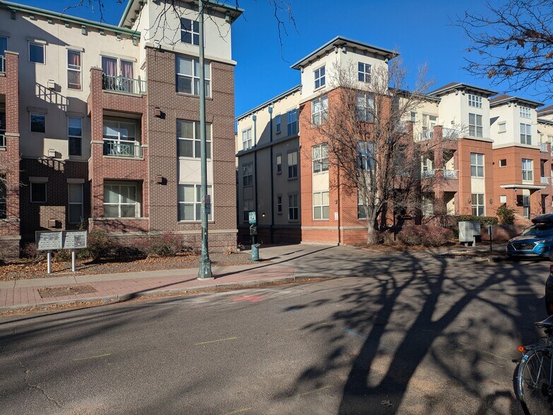 Front of building - 1727 N Pearl St