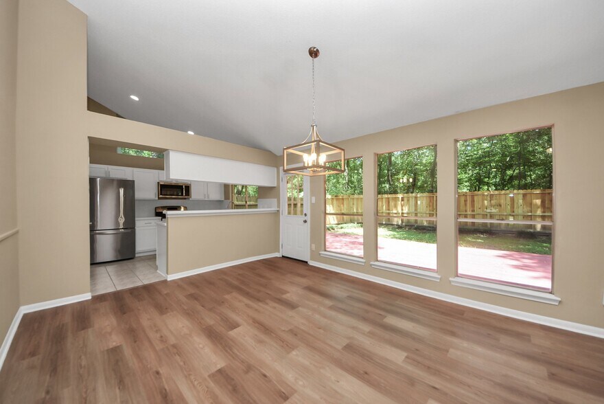 Building Photo - 15 Brentwood Oaks Ct