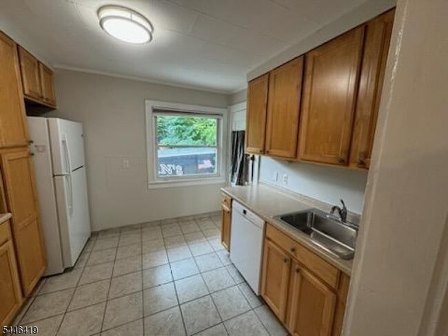 Building Photo - 773 Bloomfield Ave