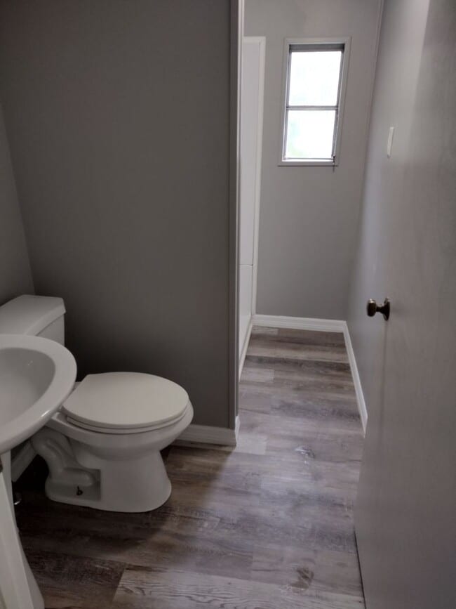 Building Photo - 2 bedroom 2 bathroom