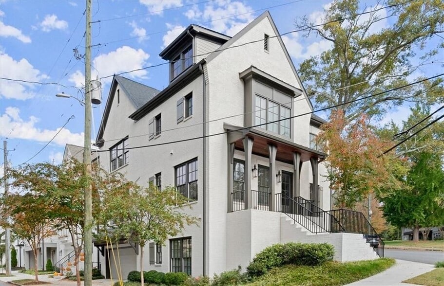 Building Photo - 4001 Haverhill Dr NE