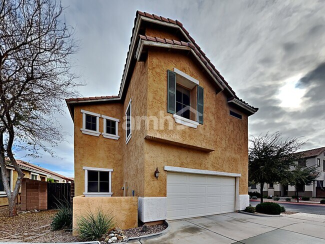 Building Photo - 3860 E Flower St