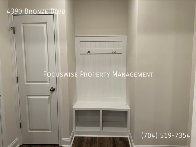 Building Photo - 4390 Bronze Blvd