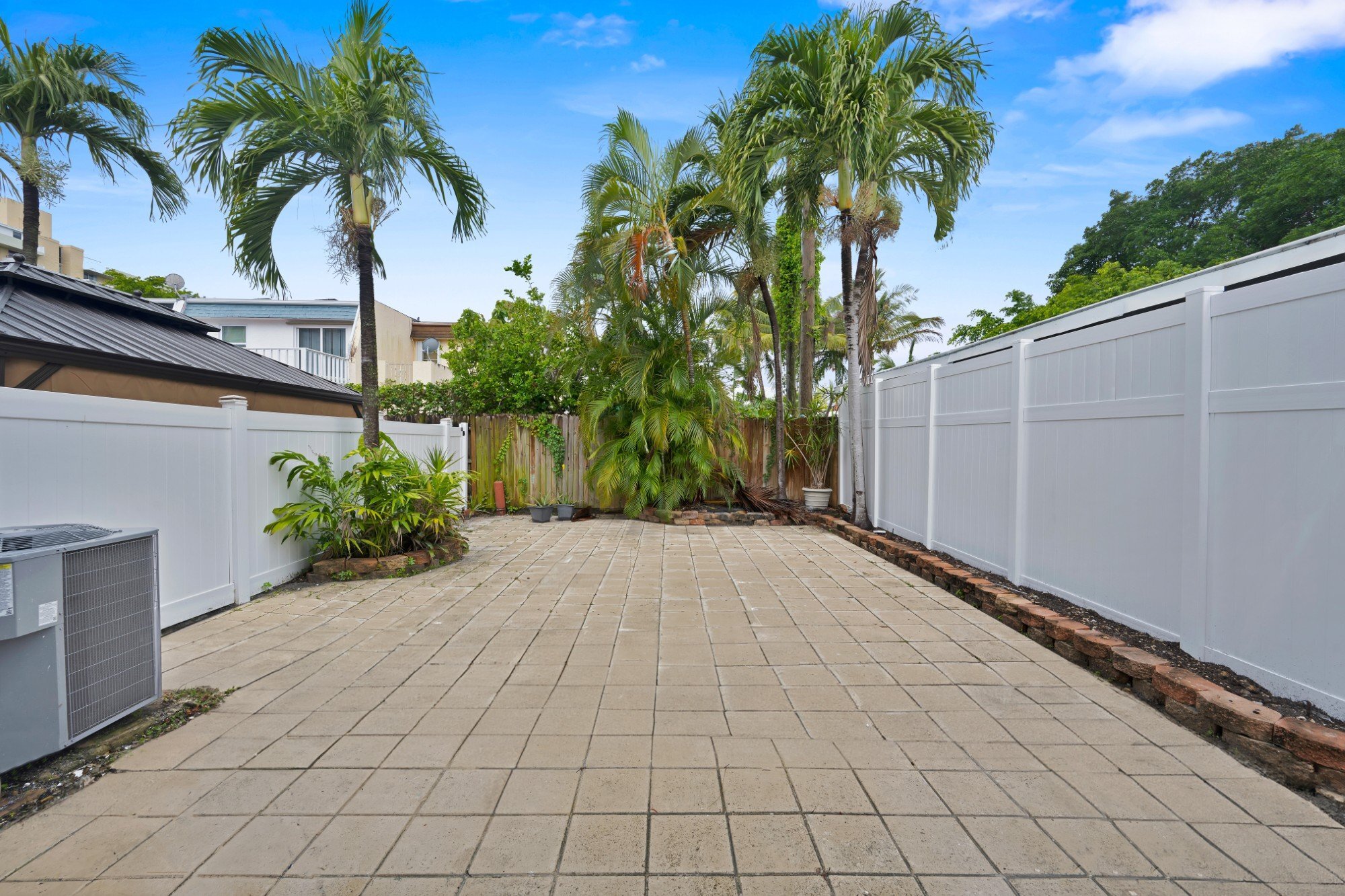 Building Photo - 13514 NE 23rd Pl