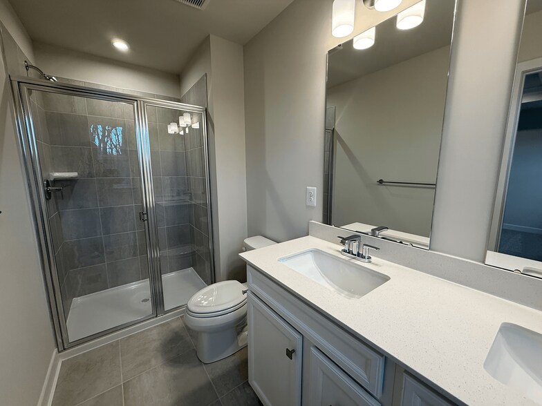 Building Photo - 1836 Bergerac Ct