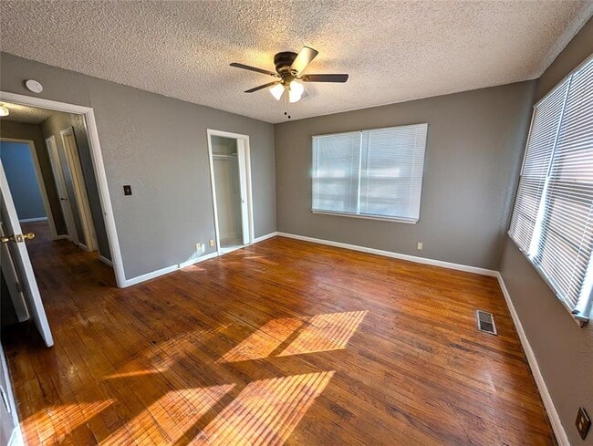 Building Photo - 2800 NE 17th St