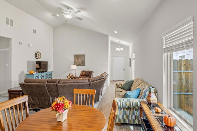 Building Photo - 9977 Tammy Ln