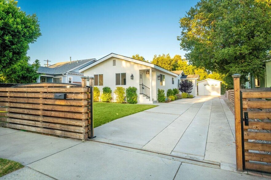 Primary Photo - 1532 1/2 N Ave 46