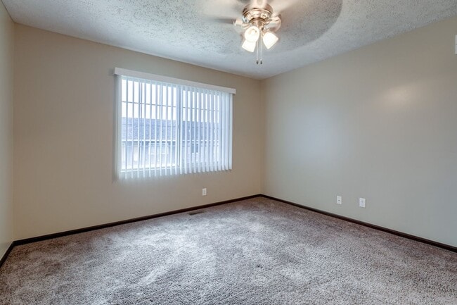 Building Photo - 2644-48 W Timberlake Dr