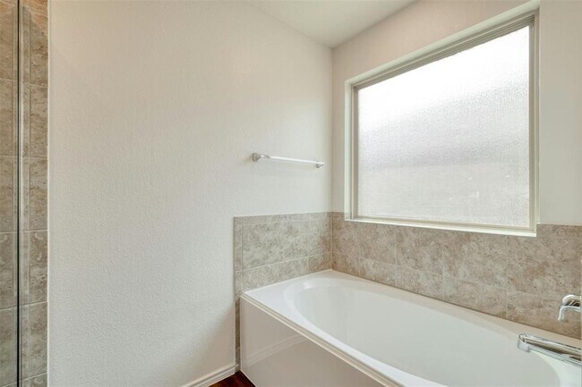 Building Photo - 21608 Windmill Ranch Ave