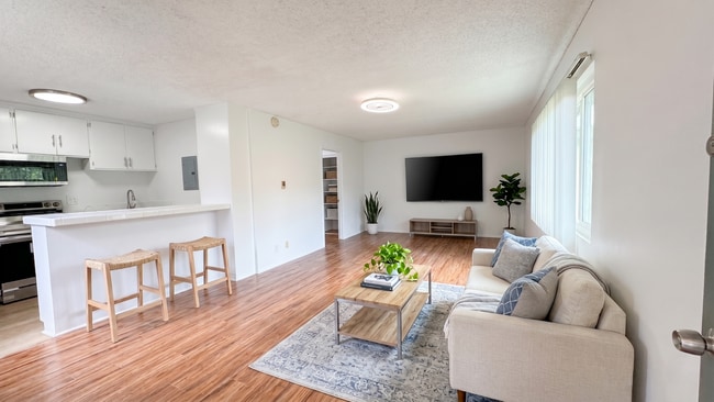 Interior Photo - 20353 Saticoy St