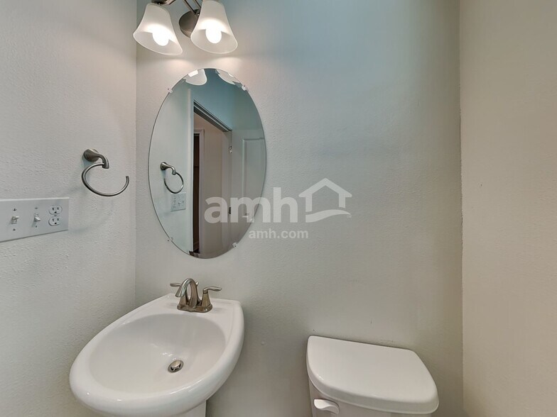 Building Photo - 4540 Reisswood Loop
