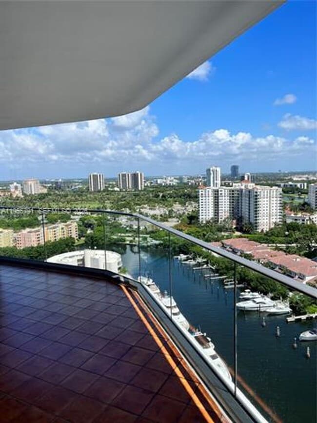 Building Photo - 19707 Turnberry Way