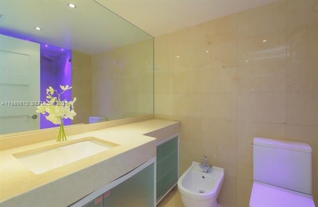 Building Photo - 650 West Ave