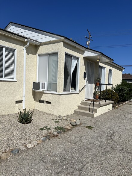 Primary Photo - 2036 Colby Ave