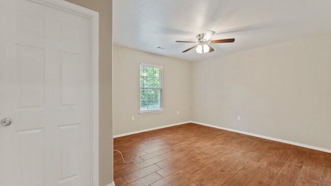 Building Photo - 307 Ewalt Ave