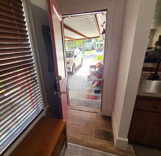 Building Photo - 1427 Munger St