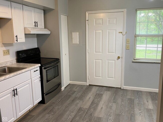 Building Photo - 1329 Millerwood Ct