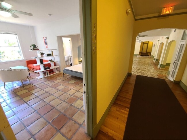 Building Photo - 900 16th St