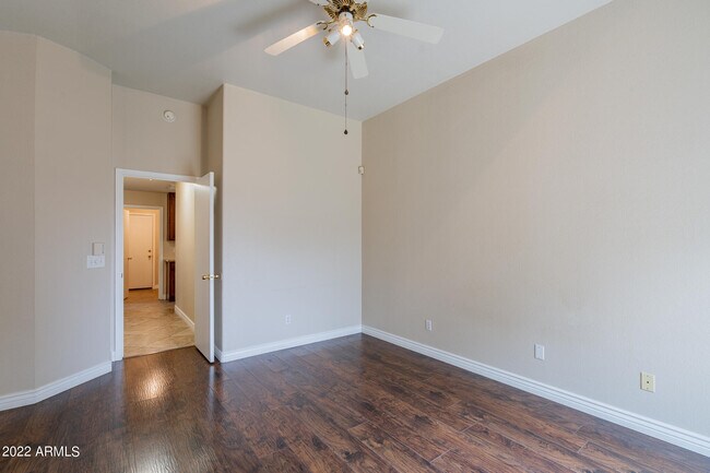 Building Photo - 951 E Carla Vista Pl